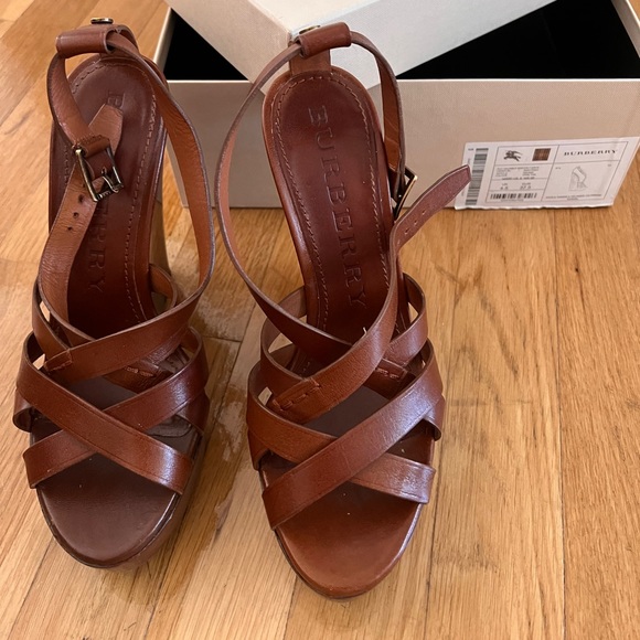 AUTHENTIC BURBERRY WEDGES - Picture 2 of 10